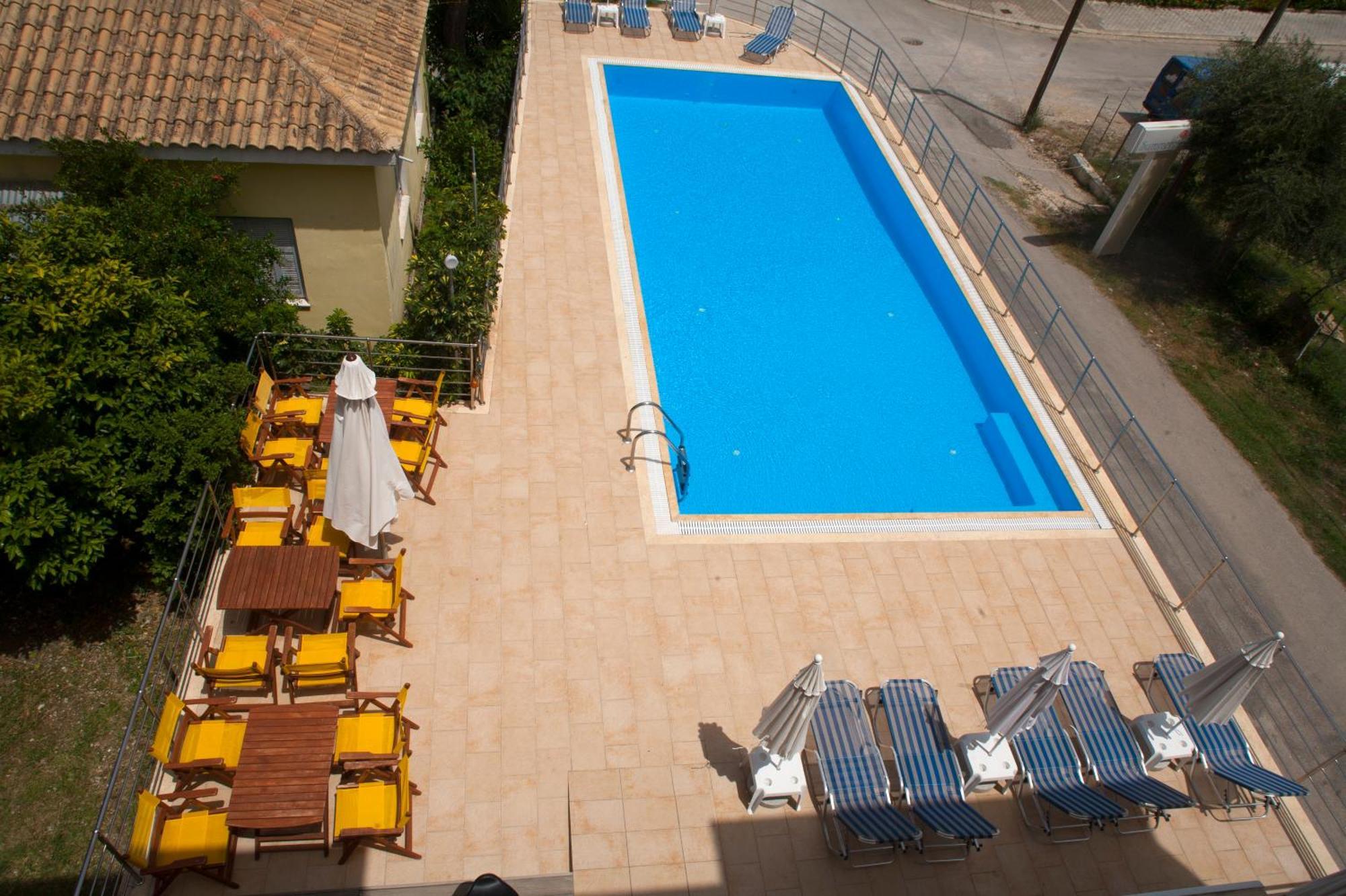نِكيانا Summertime Inn الغرفة الصورة